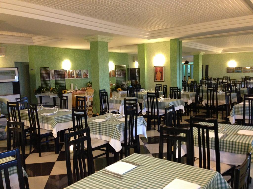 Hotel Ristorante Stellato Trebisacce Exterior foto
